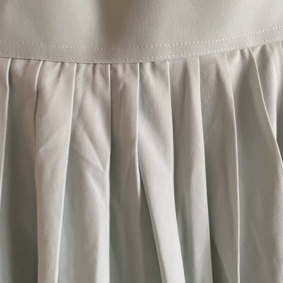 Aritzia TnAction TnaMOVE Tennis Mini Skirt With Built-In Shorts Green XL Preppy - Picture 5 of 12